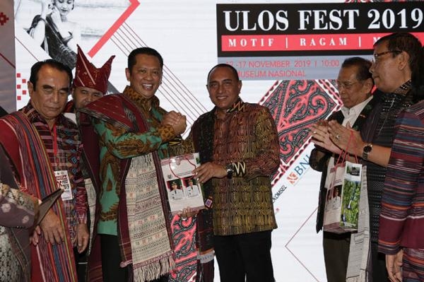 Hadiri Ulos Fest 2019, Gubernur Edy Dukung Ulos Jadi Warisan Dunia