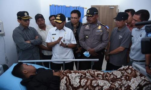 Kunjungi Korban Kapal Tenggelam, Pj Gubsu Ajak Masyarakat Berdoa agar Seluruh Korban Ditemukan