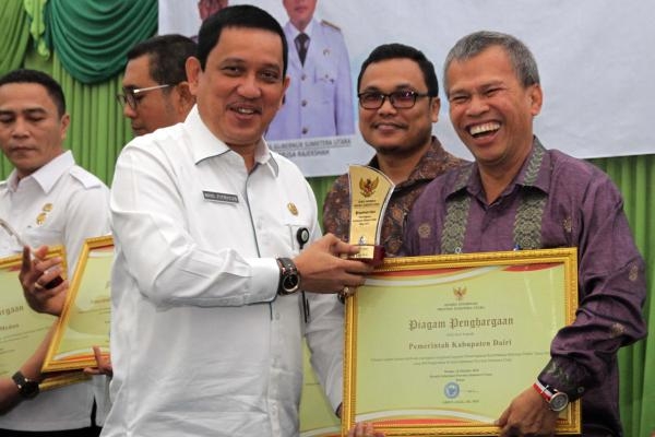 Komisi Informasi Provsu Beri Penghargaan ke 10 Badan Publik OPD  dan Kab/kota Pemerintah Provinsi Sumatera Utara 
