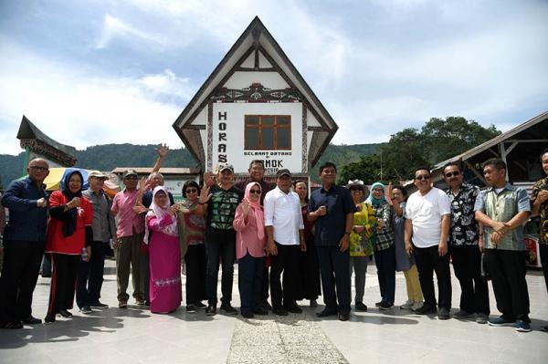 Pemprovsu Rangkul Alumni Lemhanas Kembangkan Pariwisata Danau Toba