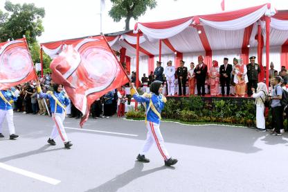 Gubernur Edy Rahmayadi Buka dan Saksikan Pawai Pembangunan di Hari Kemerdekaan RI ke-78 *Ribuan Orang Padati Jalan Diponegoro Medan