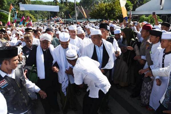 Musa Rajekshah bersama UAS Bersilahturahmi ke Pondok Pesantren Terbesar di Sumut