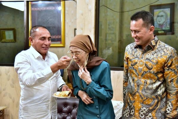 Gubernur Edy Rahmayadi Beri Selamat Kepada Keluarga Besar Harian Waspada
