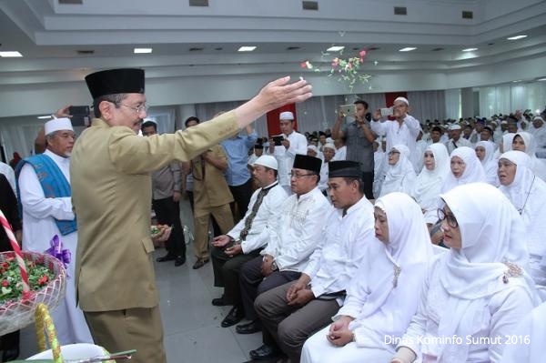 Gubsu Harapkan Calon Haji/ Hajjah Doakan Sumut Semakin Baik