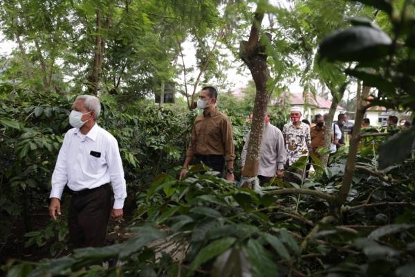 Wagub Kunjungi FSC Indonesia Starbucks Berastagi Apresiasi Perusahaan yang Peduli dan Sejahterakan Masyarakat