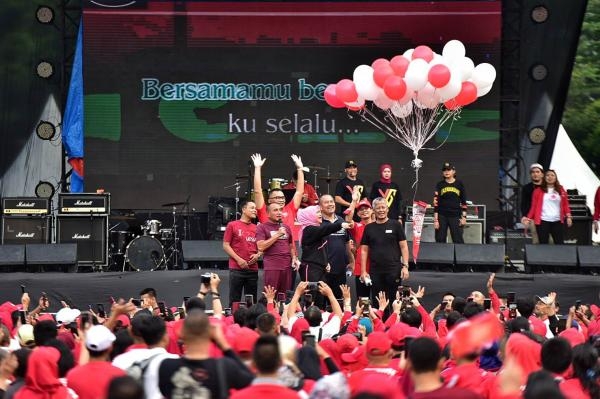 Festival Ritail Ujung Sumatera SRCEdy Rahmayadi Minta PedagangTerus Berinovasi
