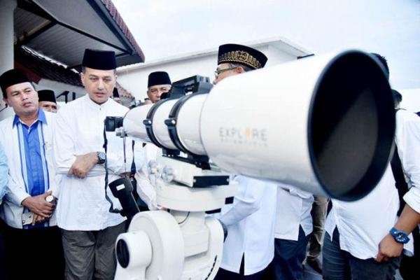 Pantau Hilal dari Anjungan Kantor Gubernur Sumut, Musa Rajekshah Ucapkan Selamat Menunaikan Ibadah Puasa