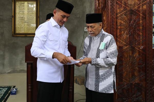 Musa Rajekshah Bantu Pembangunan Masjid Dakwah Kampus USU
