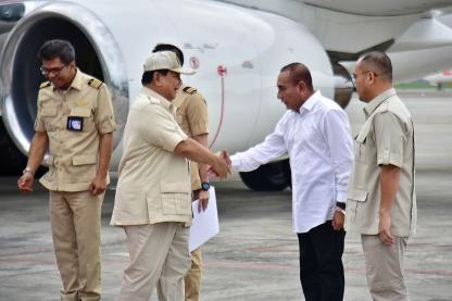 Edy Rahmayadi Sambut Kedatangan Prabowo di Bandara Internasional Kualanamu